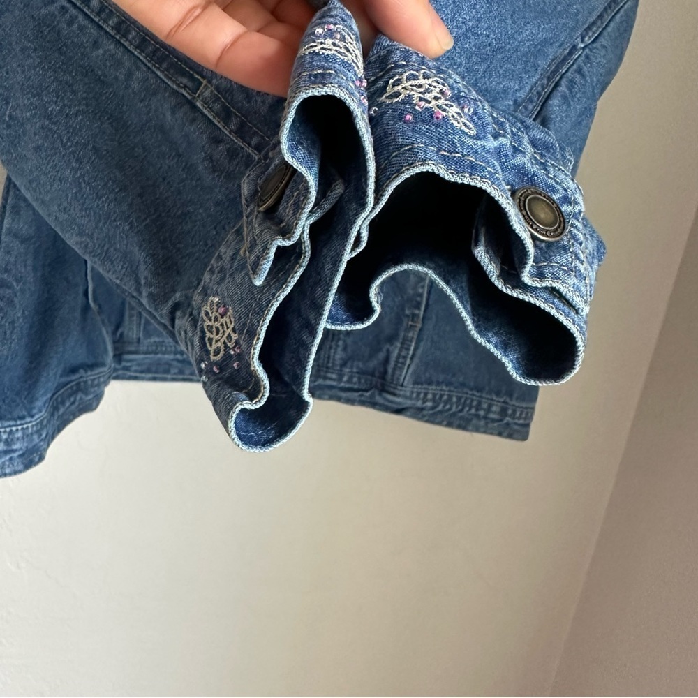 Denim & Co Western Floral Embroidered Jean Jacket Size: XL - Picture 5 of 12